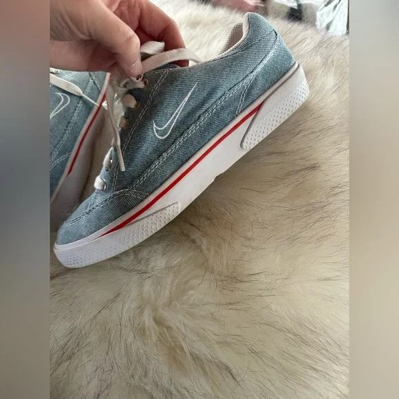 NIKE Men’s Gts 97 Denim - Blue
$166 MSRP - Picture 12 of 14